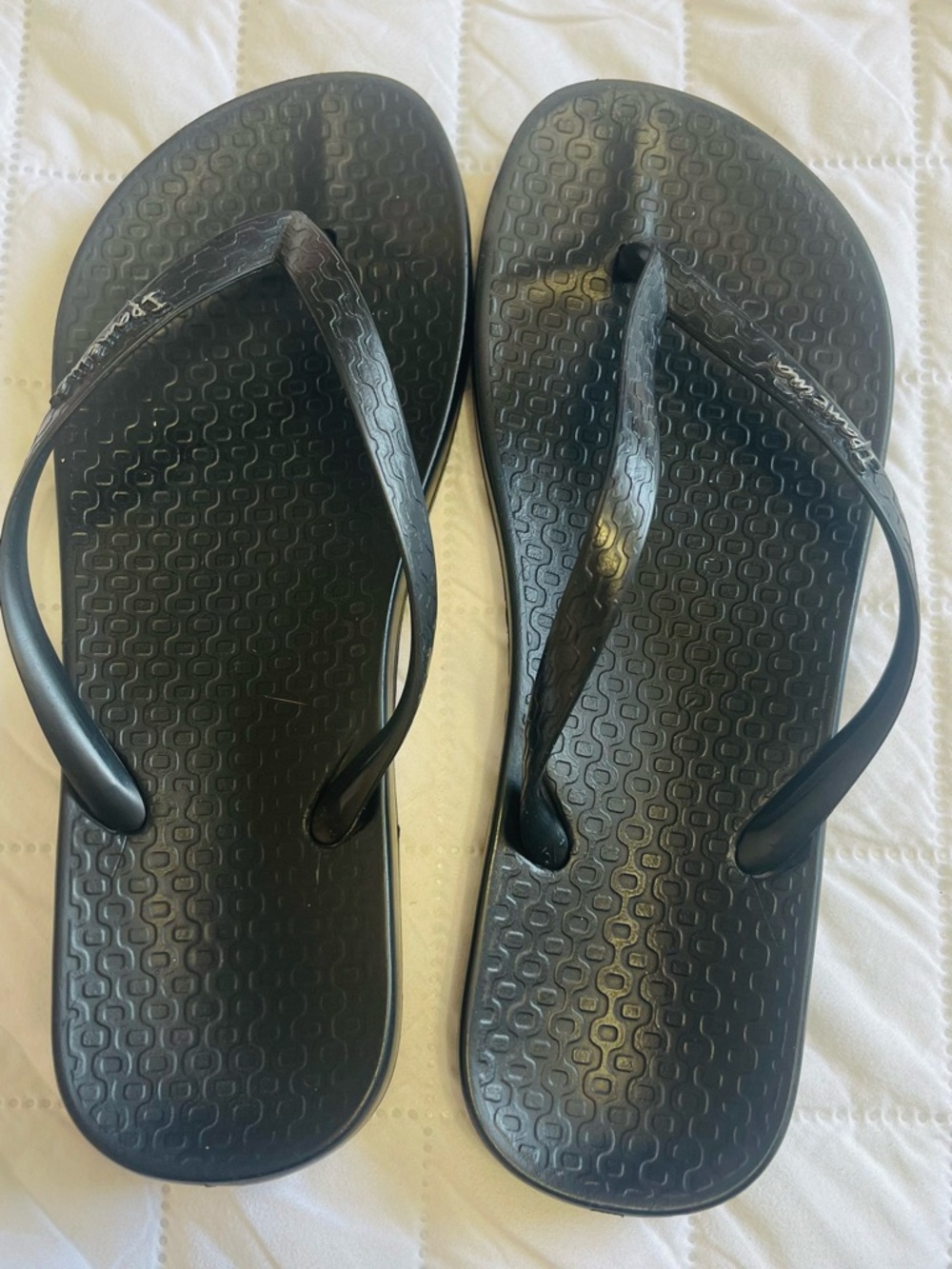 Ipanema Black Clear-Strap Jelly Flip Flops